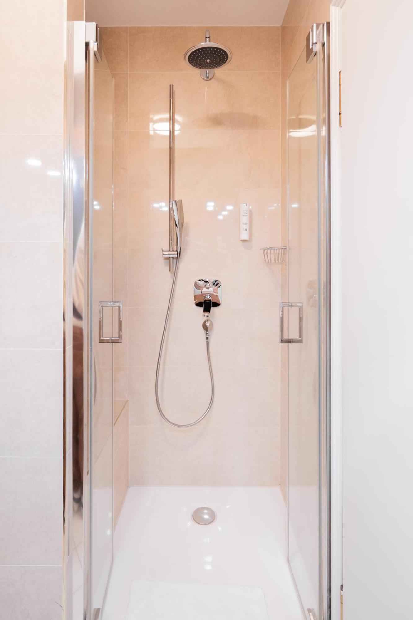 Hotel Adler - Paulas Alb Ehingen  Phòng bức ảnh
