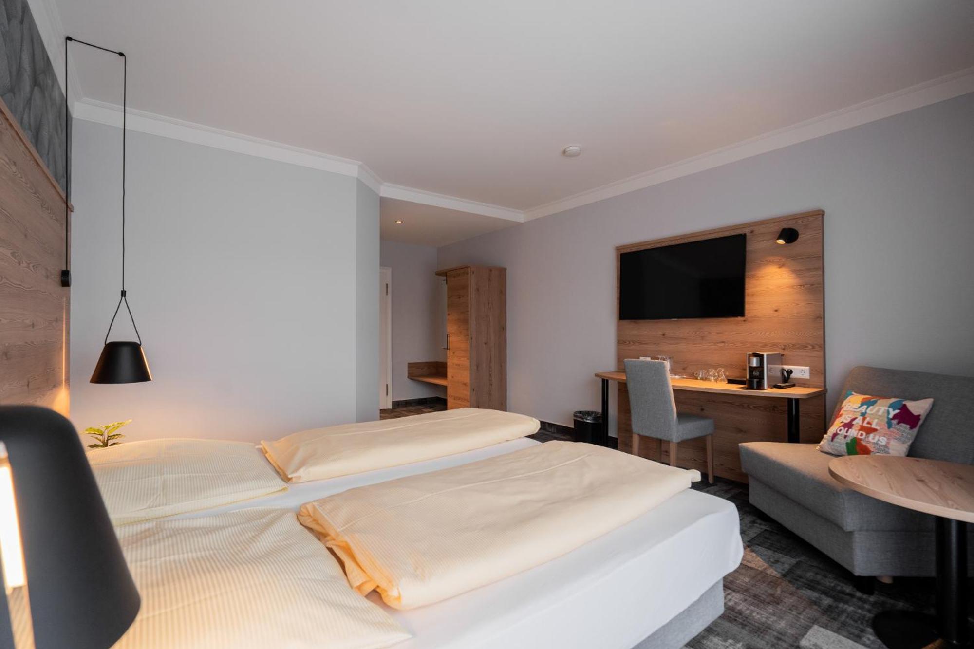 Hotel Adler - Paulas Alb Ehingen  Phòng bức ảnh