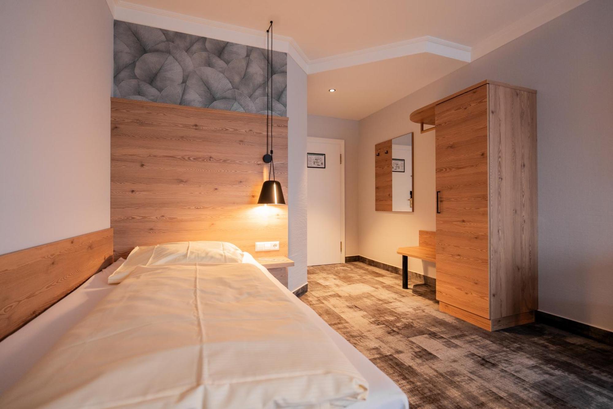 Hotel Adler - Paulas Alb Ehingen  Phòng bức ảnh