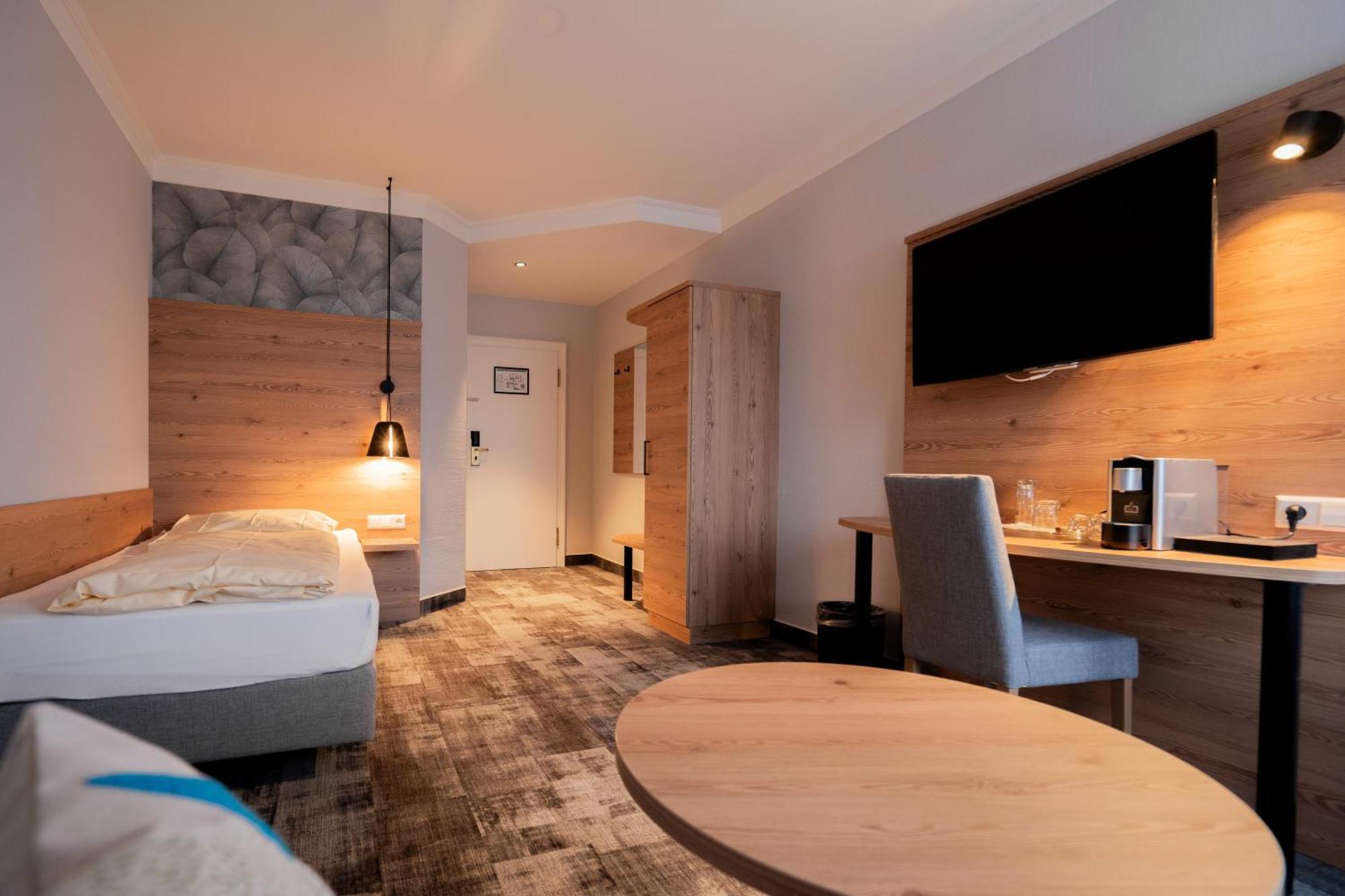 Hotel Adler - Paulas Alb Ehingen  Phòng bức ảnh